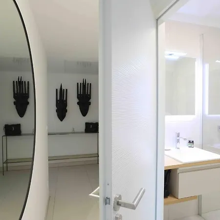 Sun Paradise Seaview&terrace Parking&pool Appartement *