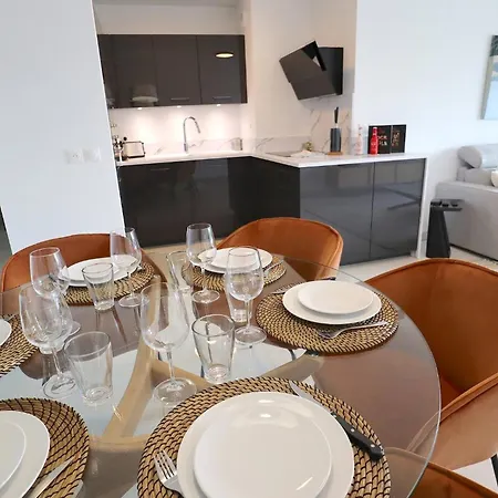 Apartamento Sun Paradise Seaview&terrace Parking&pool