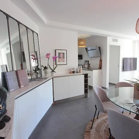 Sun Paradise Seaview&terrace Parking&pool Apartament *