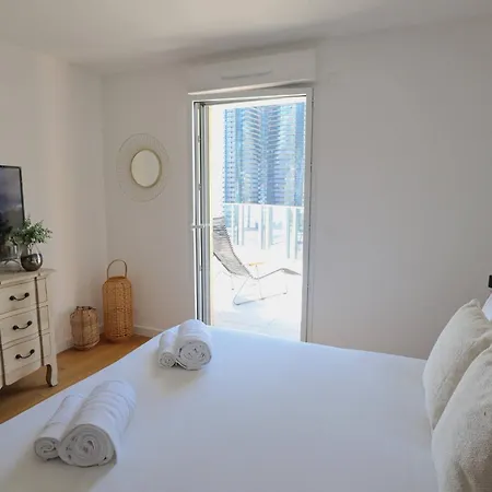 Sun Paradise Seaview&terrace Parking&pool * 보솔레이