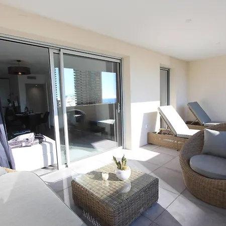 아파트 Sun Paradise Seaview&terrace Parking&pool 보솔레이