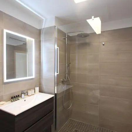 Daire Sun Paradise Seaview&terrace Parking&pool