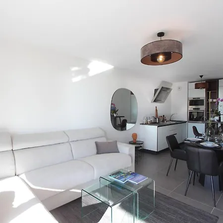 Sun Paradise Seaview&terrace Parking&pool Daire