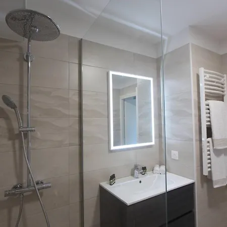 아파트 Sun Paradise Seaview&terrace Parking&pool 보솔레이