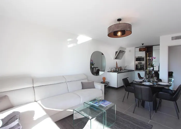 Sun Paradise Seaview&terrace Parking&pool Apartament