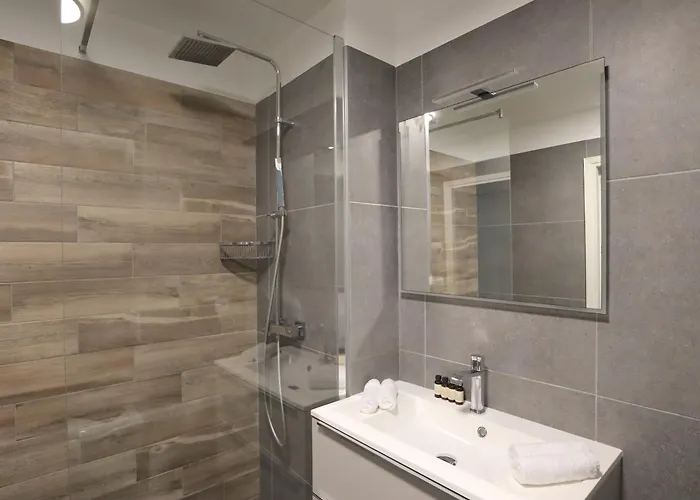 Sun Paradise Seaview&terrace Parking&pool Apartament *